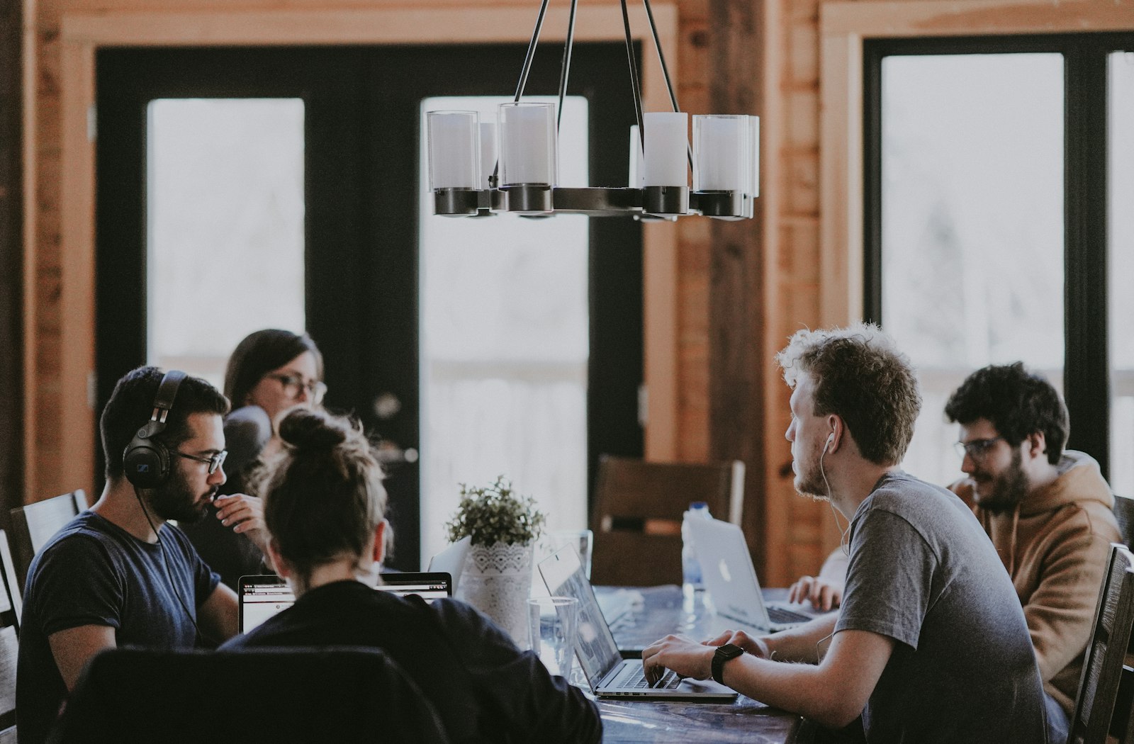 AI Collaboration Tools for Creative Teams: From Lone Genius to Supercharged Studio
