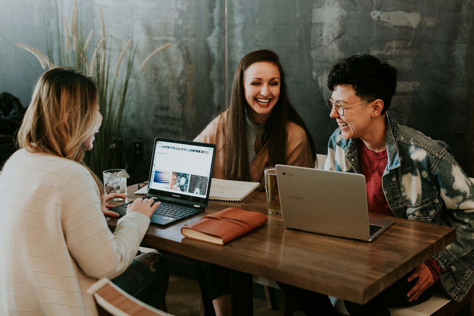 Generational Divide: How Different Ages Really Approach AI Technology
